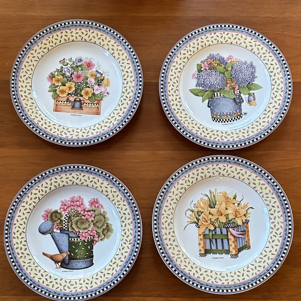 1999 Debbie Mumm For Sakura Spring Bouquet Salad Plates  8.25 In